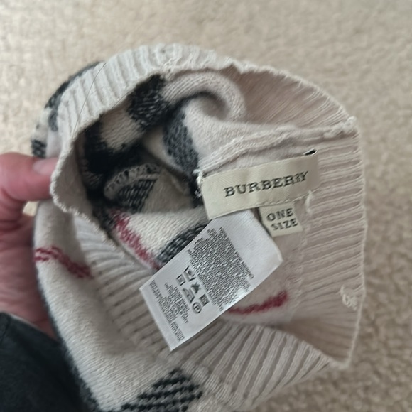 Cute 100% wool Burberry hat. One size. Keeps your head nice and warm! - Picture 3 of 6